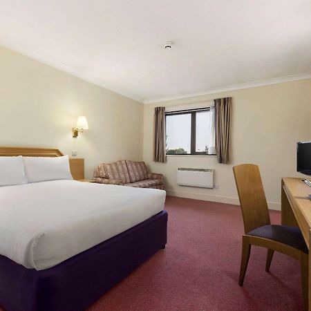 Days Inn Stafford Exterior photo